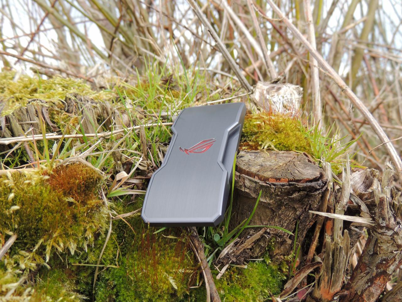 [08/04/2015] Asus ROG: Beleuchtete SLI-Brücke im PCGHX-Hands-on (1)