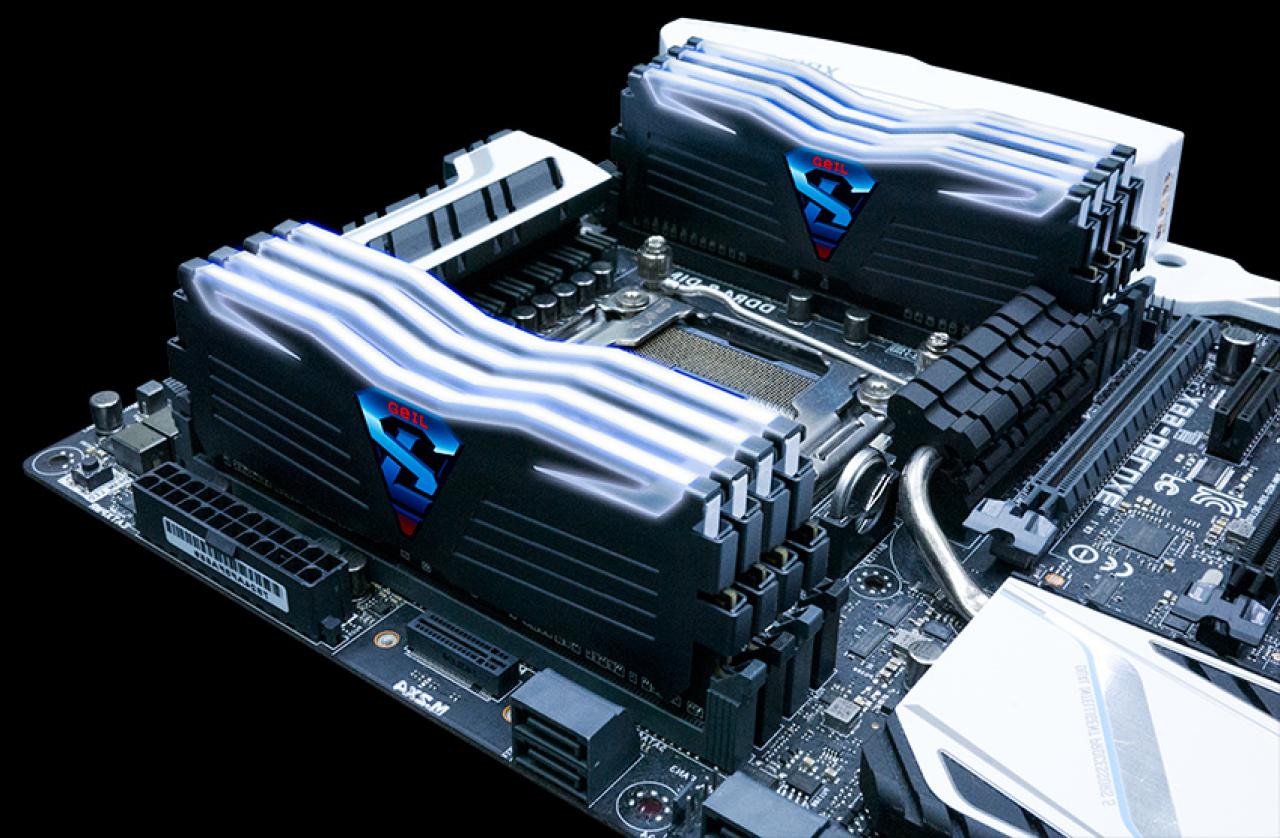 [23/04/2015] Geil Super Luce: DDR4-3400-Speicher mit pulsierenden LEDs als Temperaturanzeige (ja, das Mainboard wurde gespiegelt)