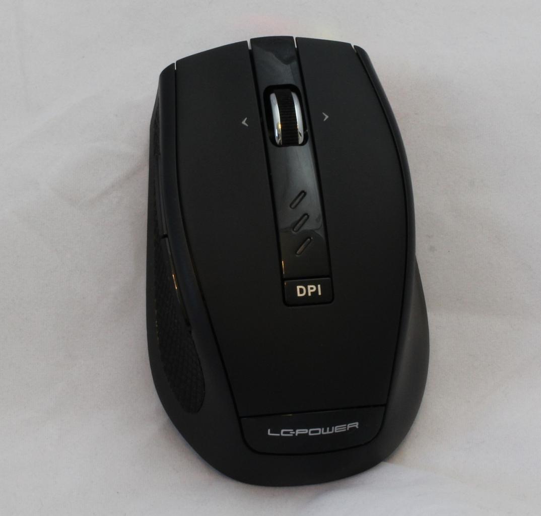 [07/04/2015] LC-Power LC-KEY-M-1BW (4)