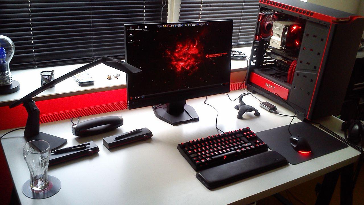 [02/04/2015] Update April 2015: Schreibtisch von Nightlight