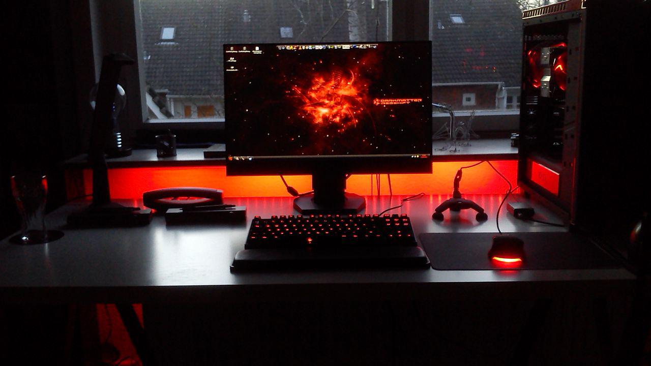 [02/04/2015] Update April 2015: Schreibtisch von Nightlight