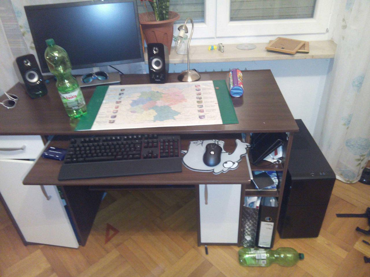 [02/04/2015] Update April 2015: Schreibtisch von Dreiradsimulator