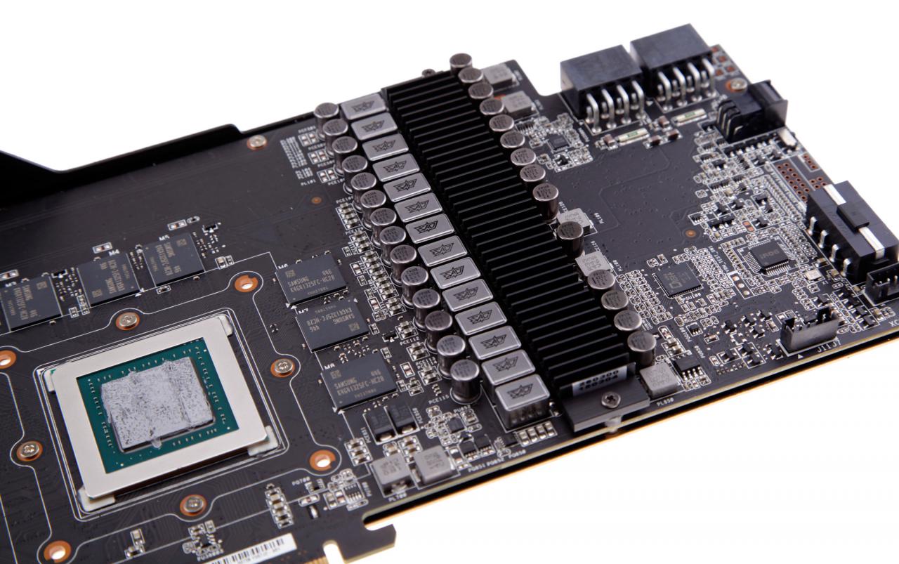[11/05/2015] Asus GTX 980 20th Anniversary Golden Edition: Schnellste GTX 980 auseinandergenommen (19)