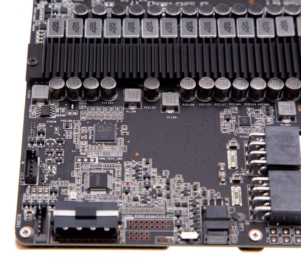 [11/05/2015] Asus GTX 980 20th Anniversary Golden Edition: Schnellste GTX 980 auseinandergenommen (21)