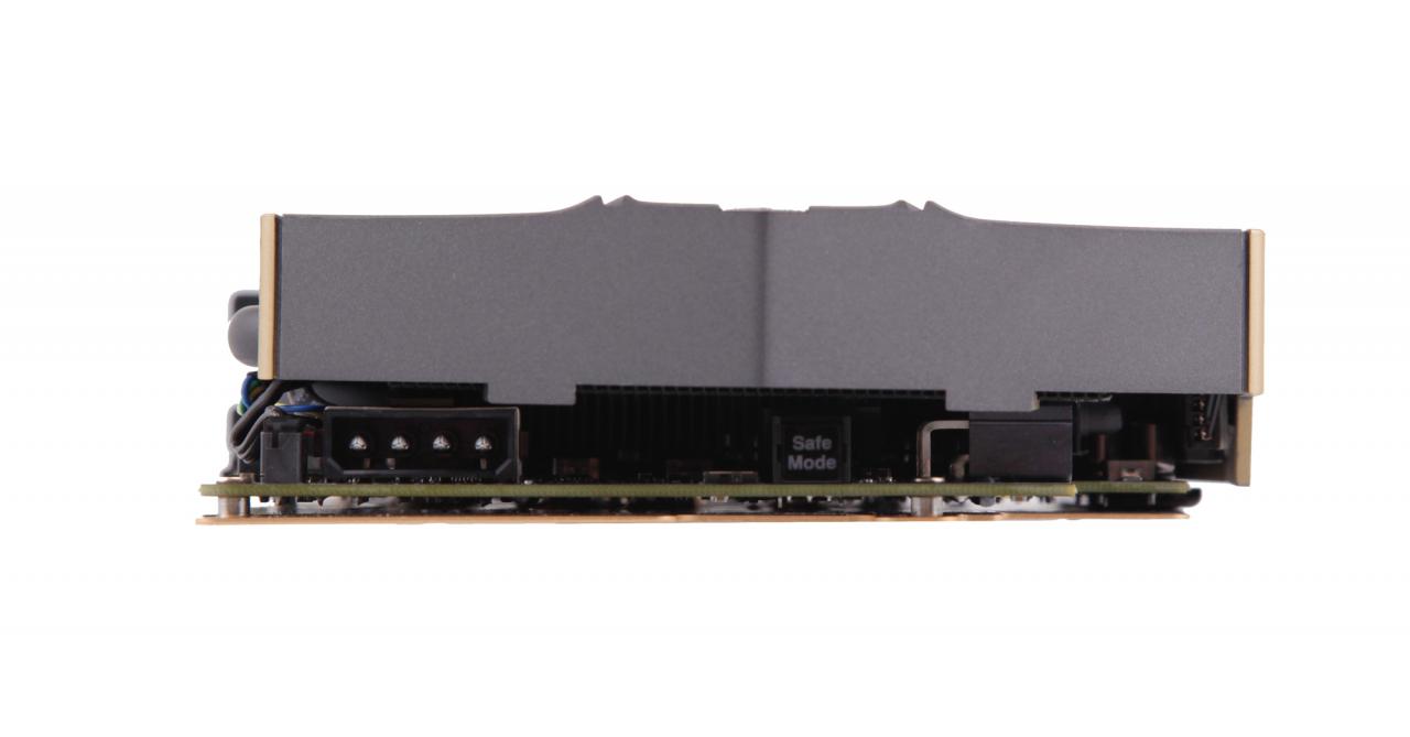 [11/05/2015] Asus GTX 980 20th Anniversary Golden Edition: Schnellste GTX 980 auseinandergenommen (9)