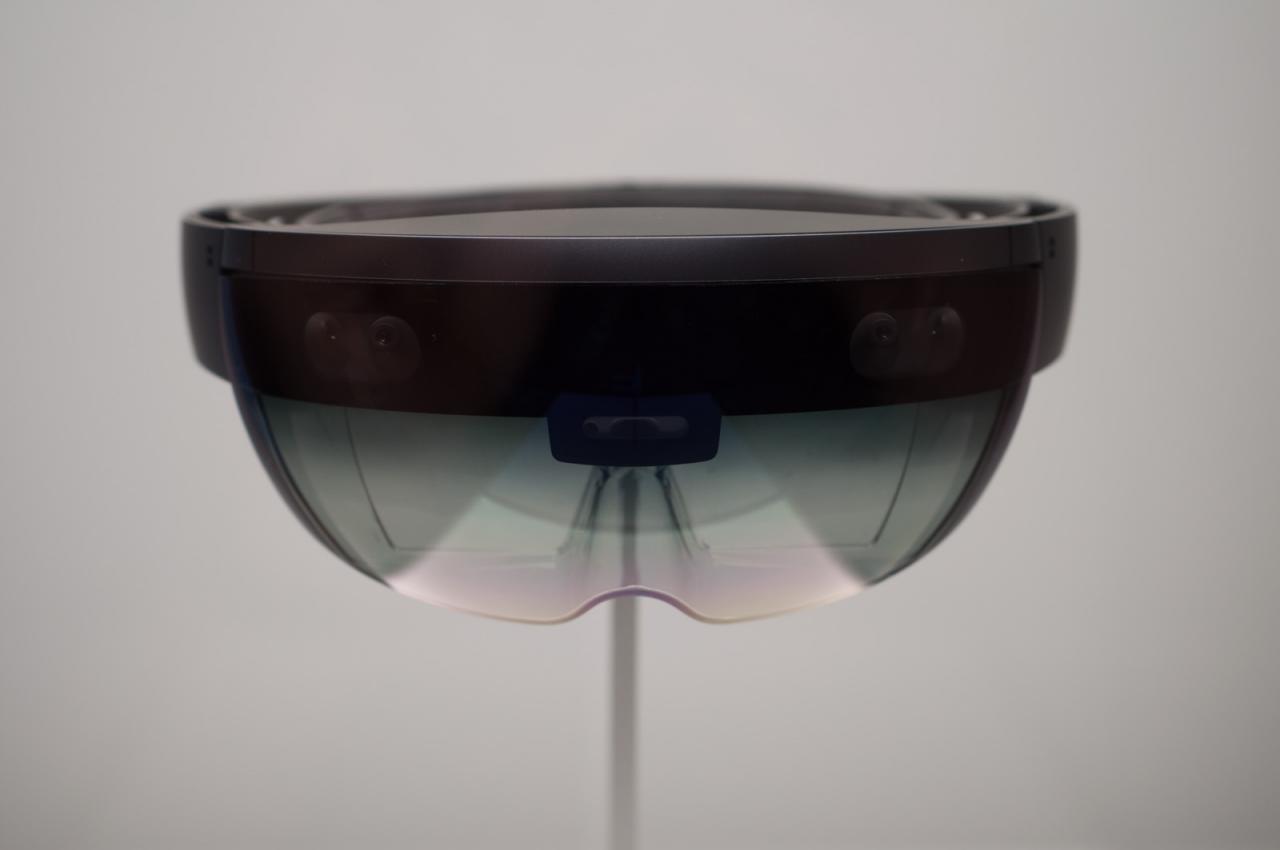 [02/05/2015] Microsoft Hololens macht auch als Prototyp in einer Demo bereits einen guten Eindruck.