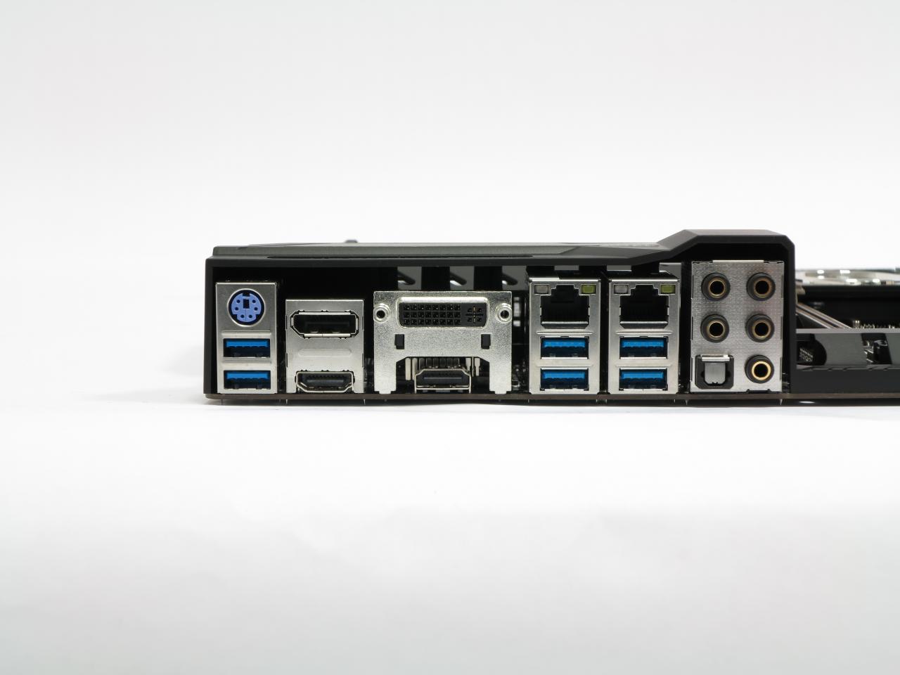 [15/05/2015] Biostar Gaming Z97X: Geheimnis? Die mittleren beiden USB-Ports sehen zwar aus, wie alle anderen, arbeiten aber mit doppelt so schnellem USB 3.1.