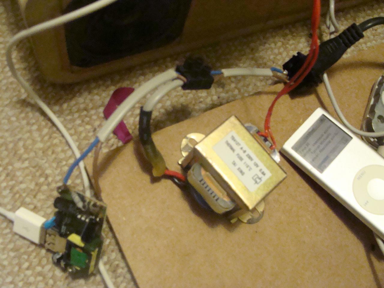 [06/05/2015] Ipod-Dock in Batman-Optik: Eigenbau von PCGHX-Mitglied (2)