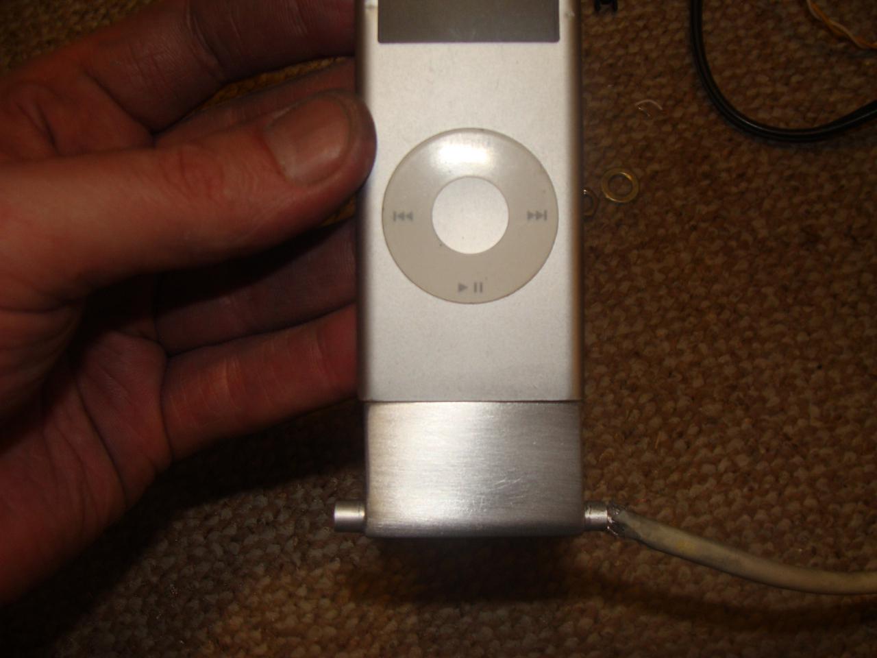 [06/05/2015] Ipod-Dock in Batman-Optik: Eigenbau von PCGHX-Mitglied (6)