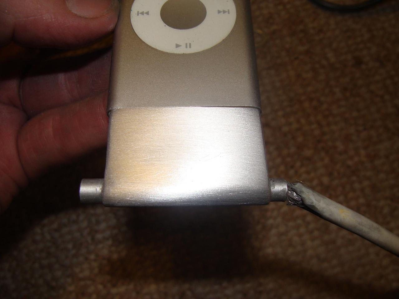 [06/05/2015] Ipod-Dock in Batman-Optik: Eigenbau von PCGHX-Mitglied (7)