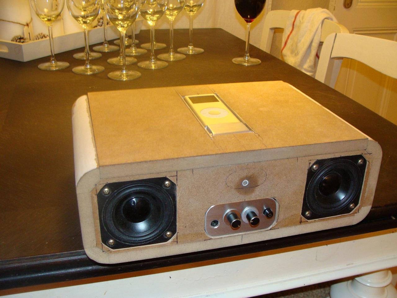 [06/05/2015] Ipod-Dock in Batman-Optik: Eigenbau von PCGHX-Mitglied (11)