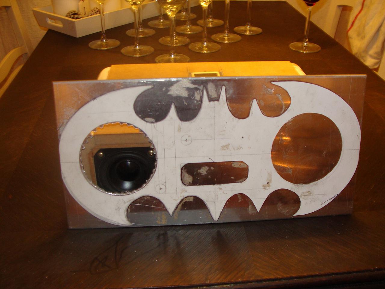 [06/05/2015] Ipod-Dock in Batman-Optik: Eigenbau von PCGHX-Mitglied (13)