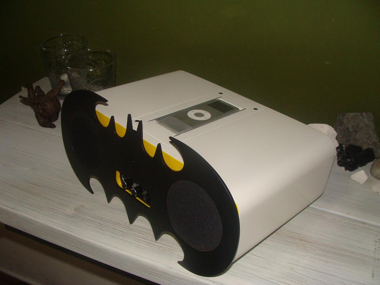[06/05/2015] Ipod-Dock in Batman-Optik: Eigenbau von PCGHX-Mitglied (16)