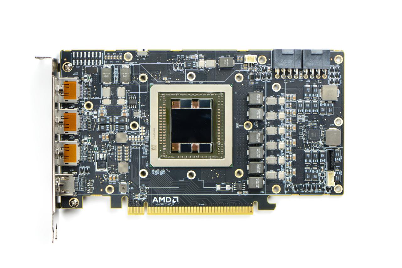 [25/06/2015] Radeon R9 Fury X: Grafikkarte, Kühlung und PCB bebildert (1)