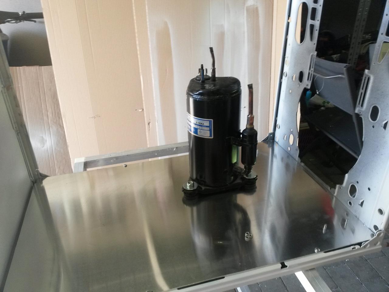 [08/06/2015] Casemod: Thermaltake Core X9 bekommt Wakü-Chiller spendiert (14)