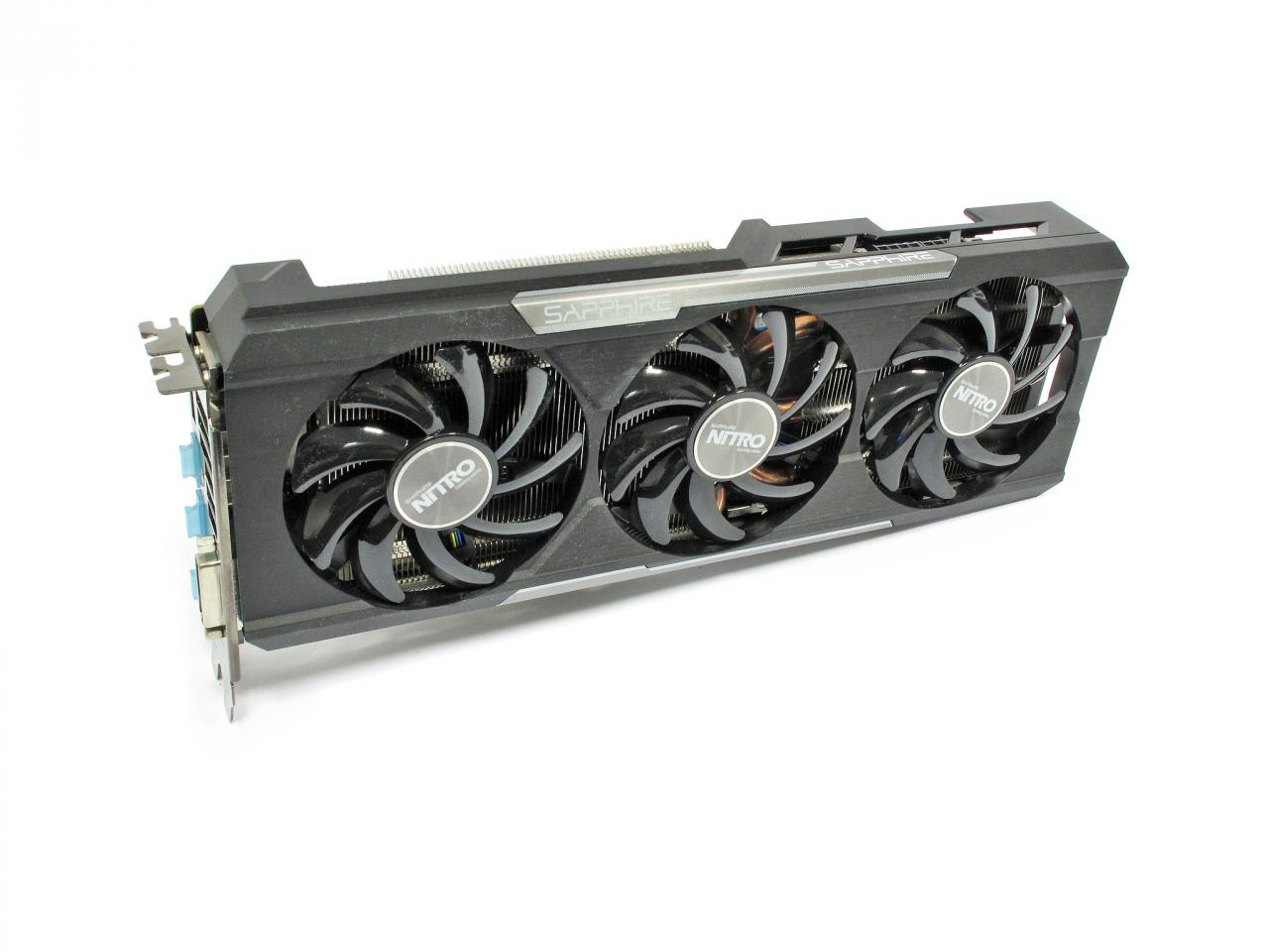 [18/06/2015] Sapphire R9 390 Nitro: 1.010/3.000 MHz und 8 GiByte ab Werk - das verspricht 290X-Leistung mit mehr Speicher (Ersteindruck in PCGH 08/2015)