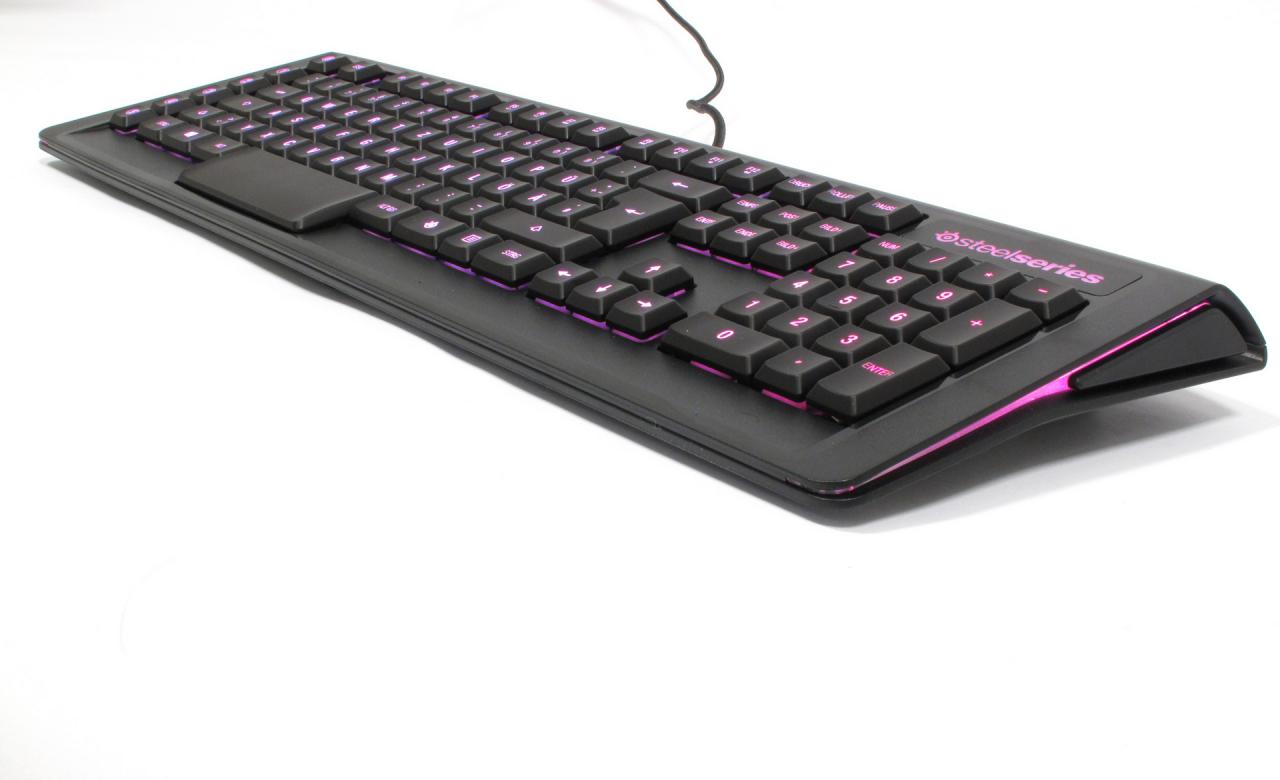 [16/06/2015] Steelseries Apex M800: Die schnellste mechanische Tastatur mit eigene RGB-Schaltern im Test (6)