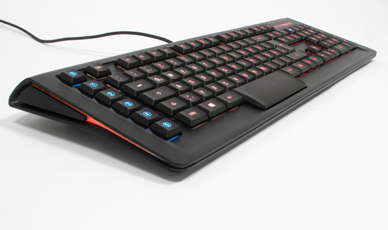 [16/06/2015] Steelseries Apex M800: Die schnellste mechanische Tastatur mit eigene RGB-Schaltern im Test (7)