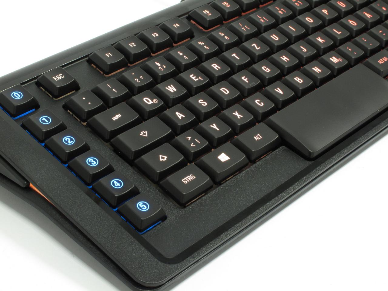 [16/06/2015] Steelseries Apex M800: Die schnellste mechanische Tastatur mit eigene RGB-Schaltern im Test (11)