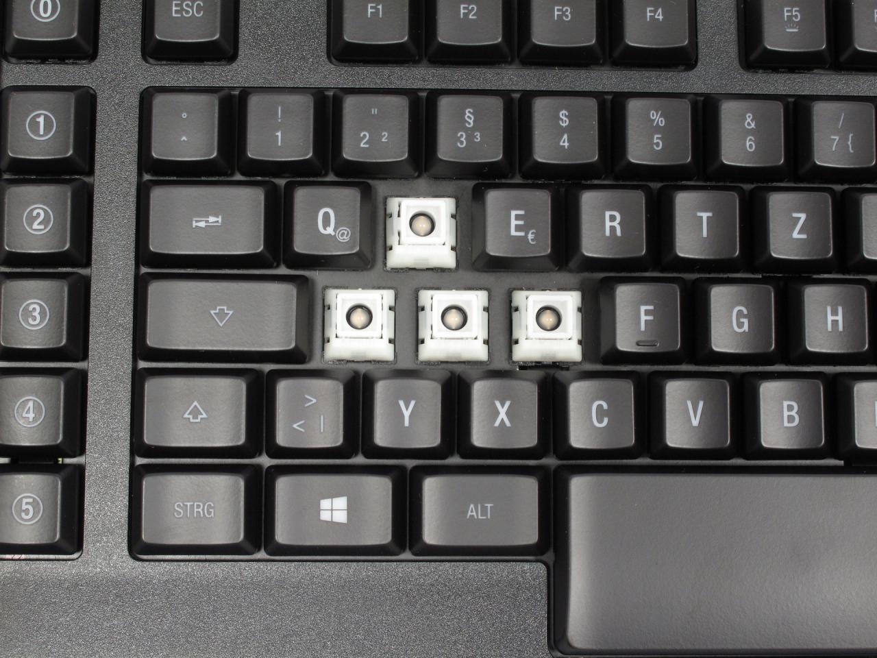 [16/06/2015] Steelseries Apex M800: Die schnellste mechanische Tastatur mit eigene RGB-Schaltern im Test (15)