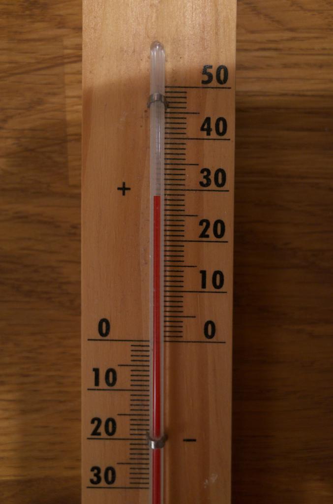 [21/07/2015] Klimaanlage im Eigenbau: Mit eisiger PET-Flasche gegen die Sommerhitze (1)