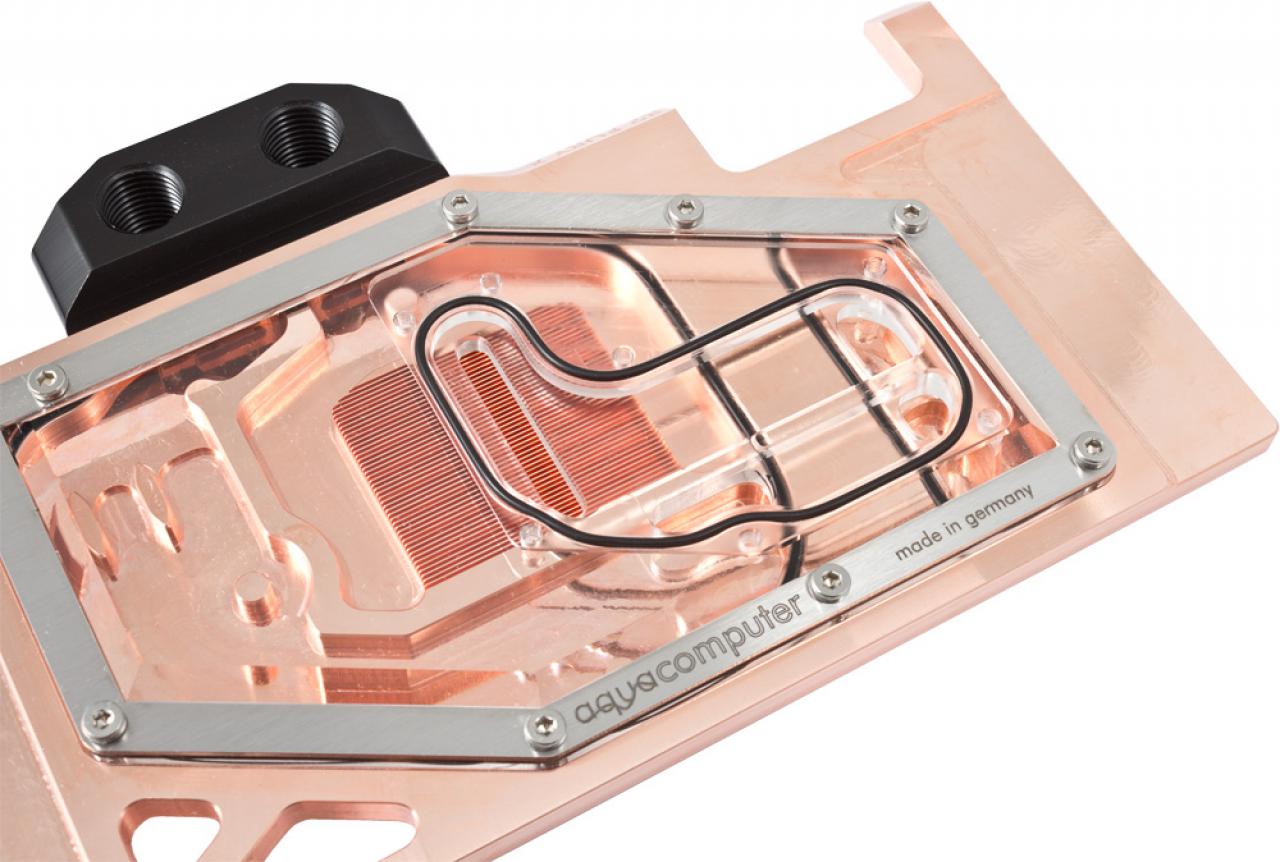 [13/07/2015] AMD Radeon R9 Fury X: Aqua Computers Wasserkühler deckt das ganze PCB ab (5)