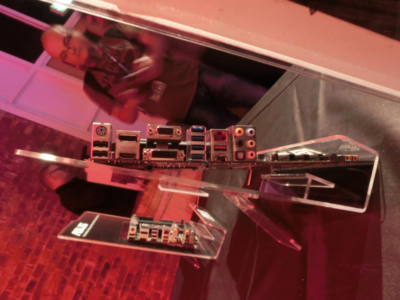 [29/07/2015] Asus Z170I Pro Gaming: I/O Panel