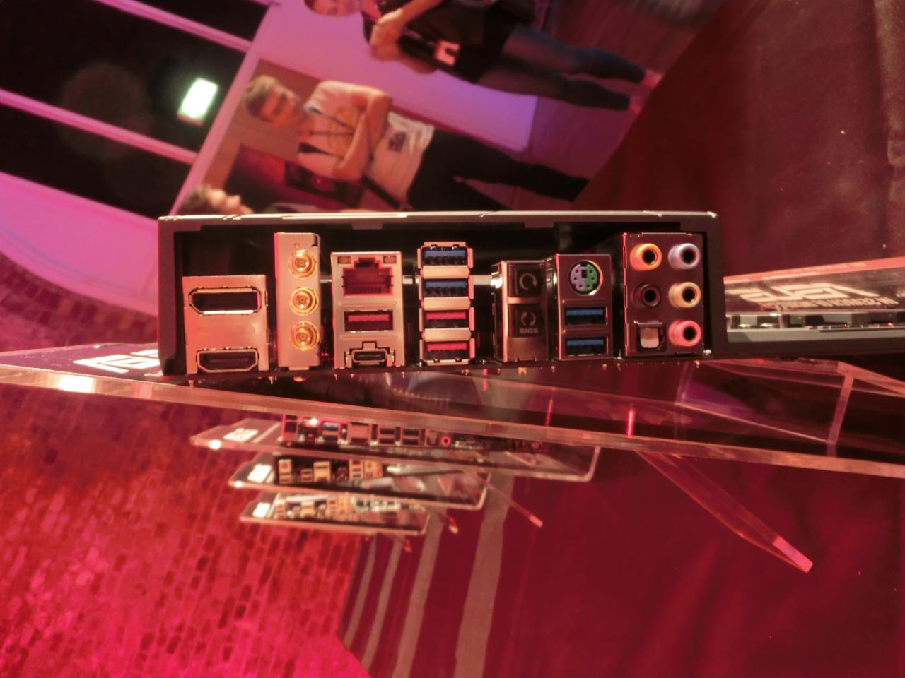 [29/07/2015] Asus Maximus VIII Gene: I/O Panel