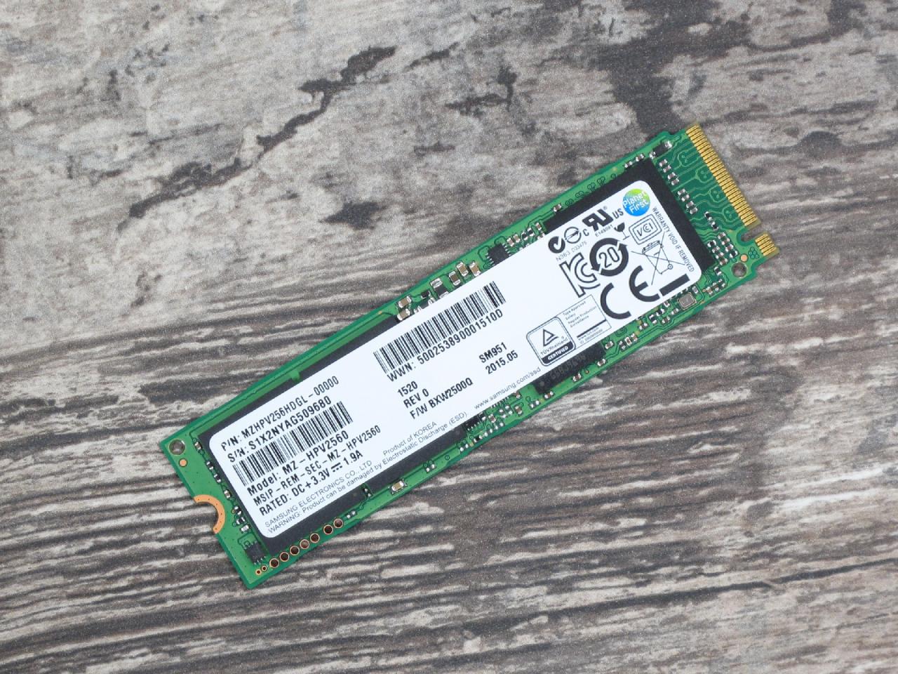 [23/07/2015] Samsung SM951 (1)