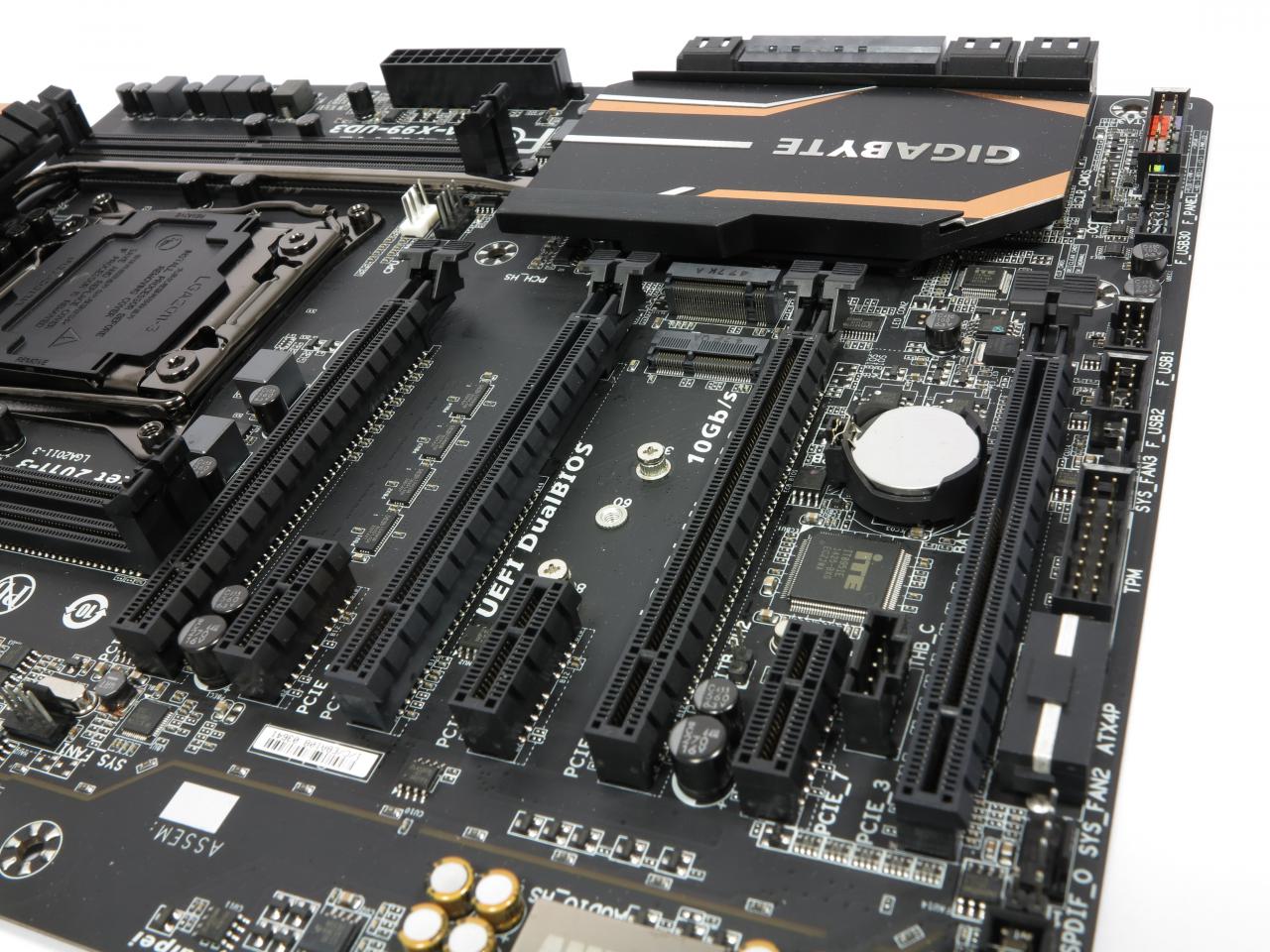 [21/08/2015] PCI-Express-Slots