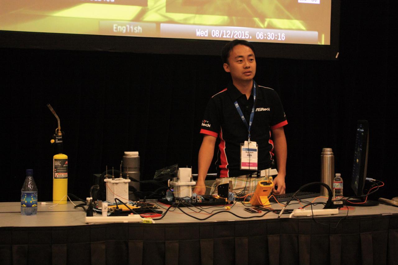 [19/08/2015] Mitten ins Gigahertz: Skylake-Overclocking auf dem IDF 2015 (11)