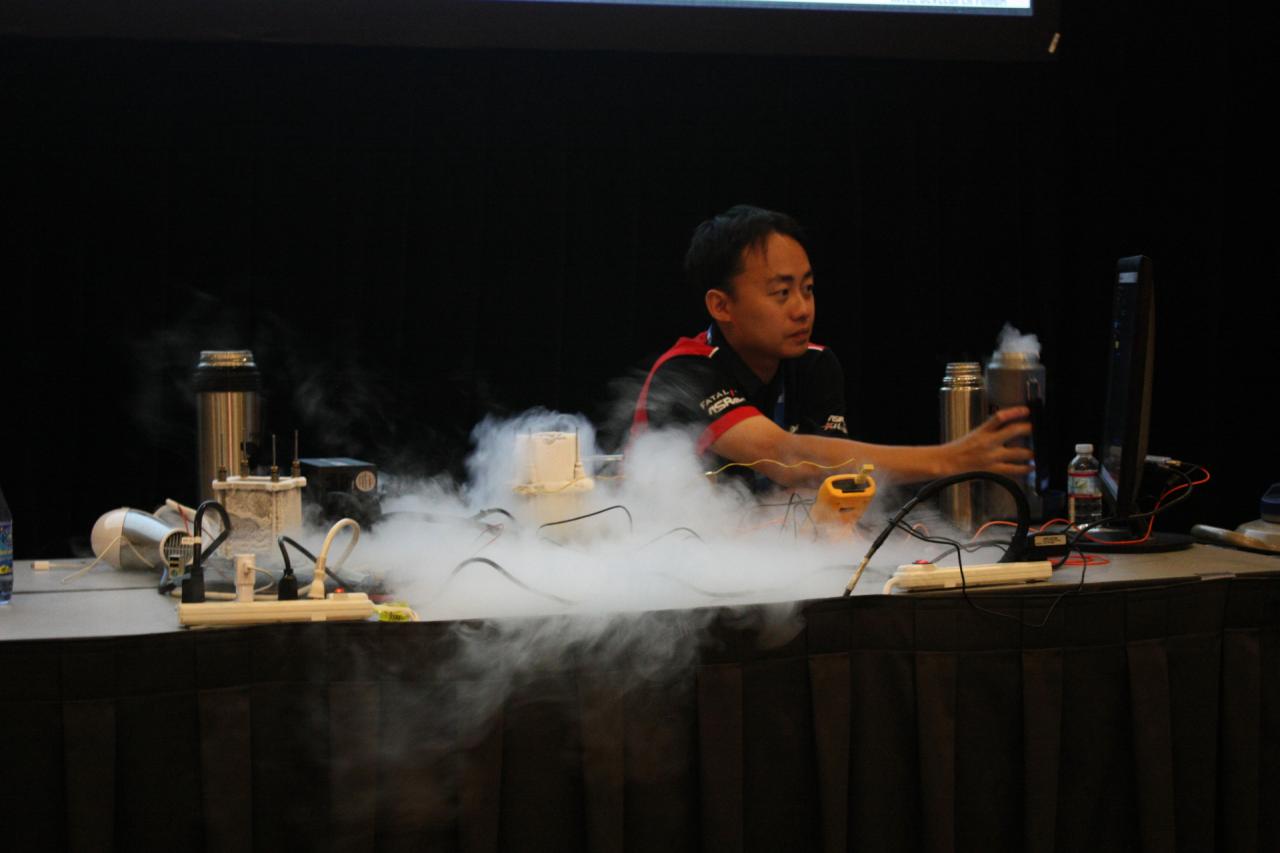 [19/08/2015] Mitten ins Gigahertz: Skylake-Overclocking auf dem IDF 2015 (16)