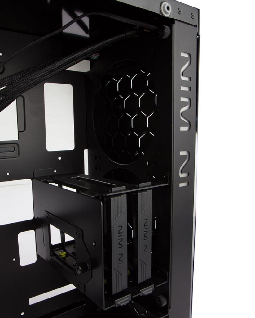 [24/08/2015] In Win 805: Viel Hartglas, Aluminium und USB 3.1 Typ C für 180 Euro (7)