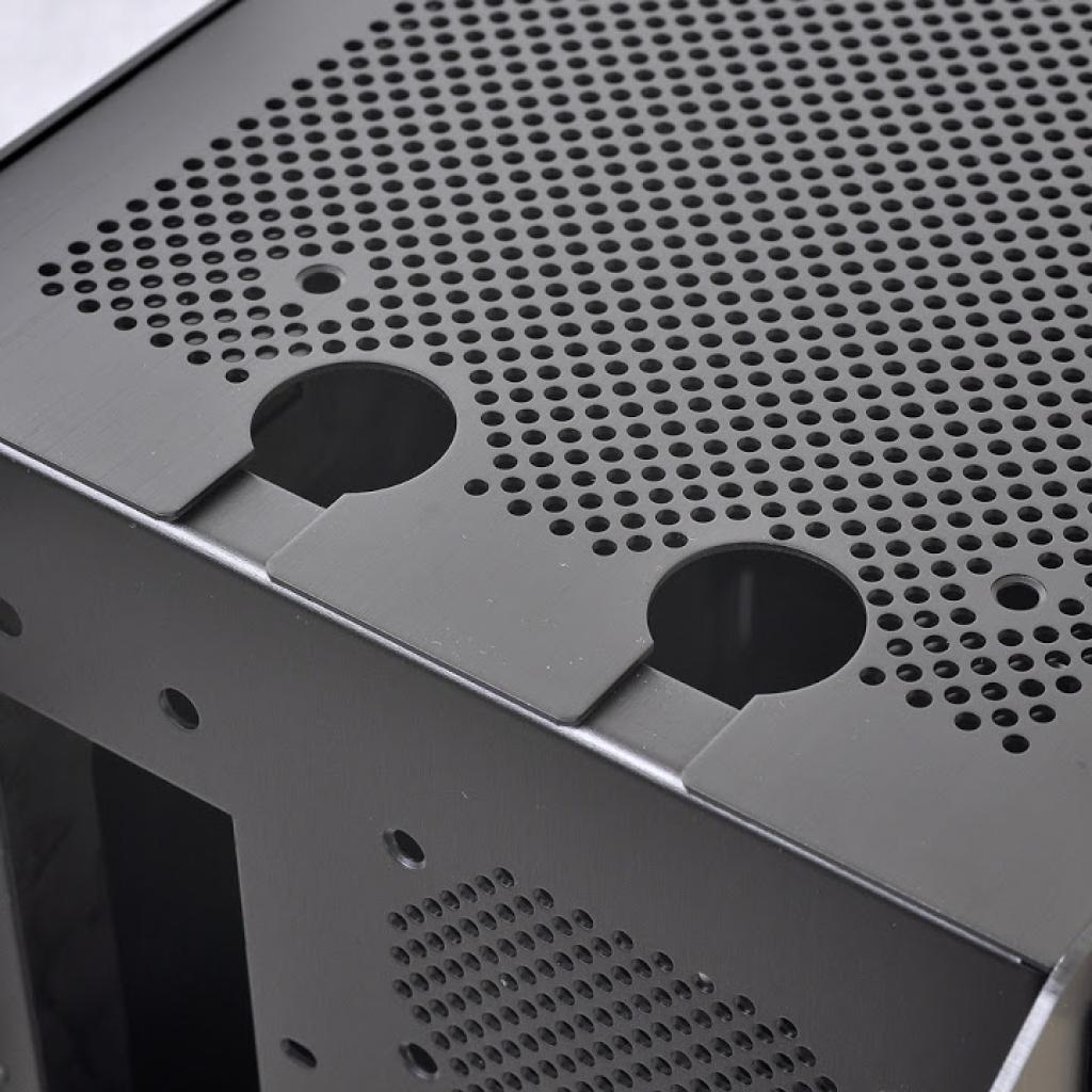 [19/08/2015] Lian Li PC-Q17: Mini-ITX-Gehäuse aus Asus' Republic of Gamers (13)
