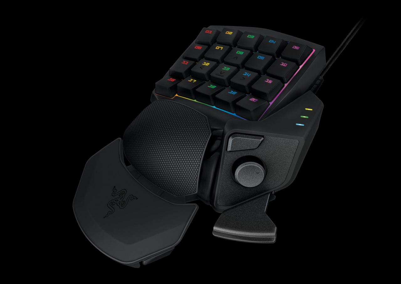 [05/08/2015] Razer auf der Gamescom: Orbweaver Chroma und Deathstalker Chroma angekündigt (7)