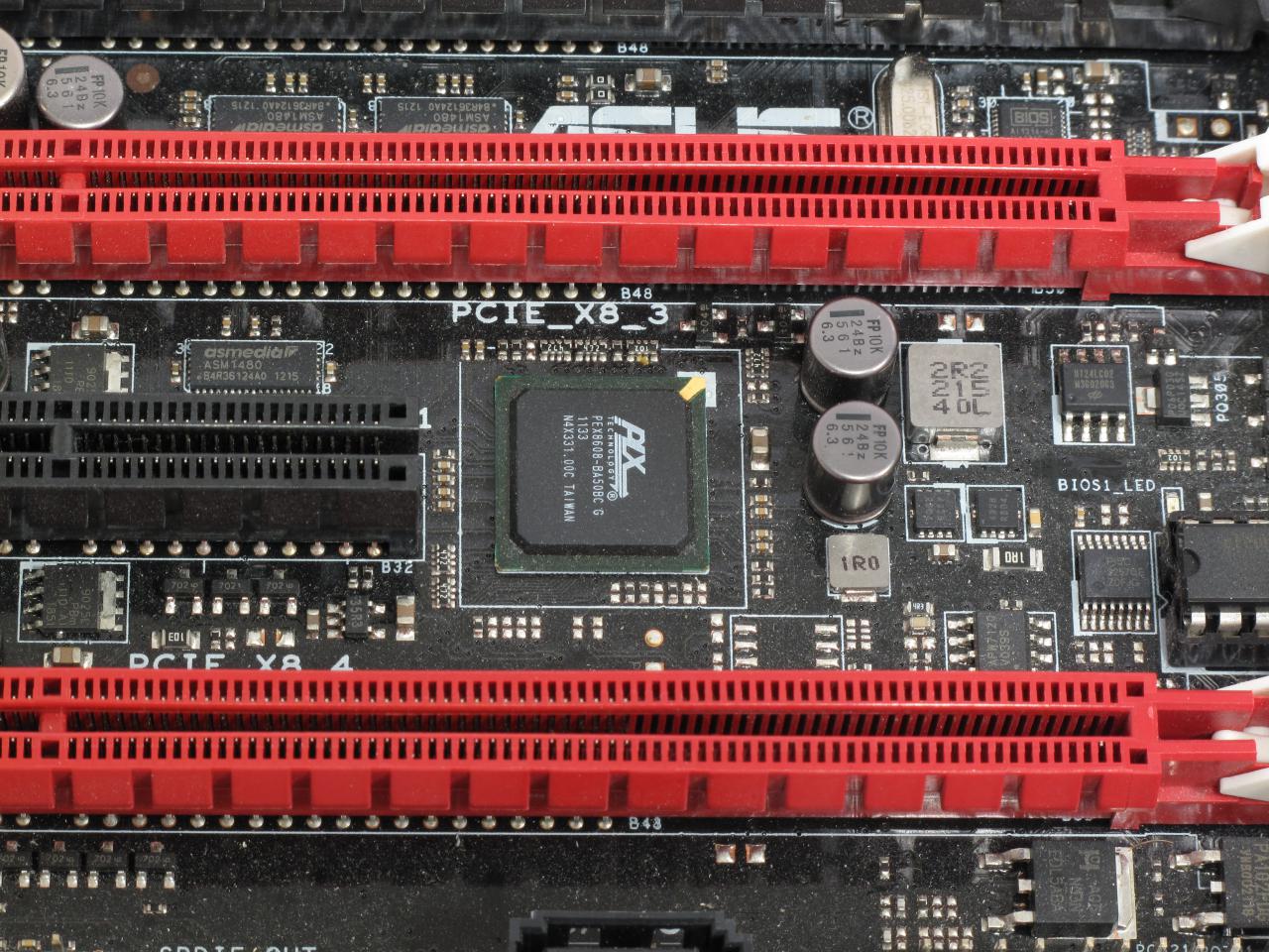 [21/08/2015] Teuer, aber nützlich: PCI-Express-Switches ermöglichen die gleichzeitige Anbindung mehrerer Endgeräte an eine Lane.