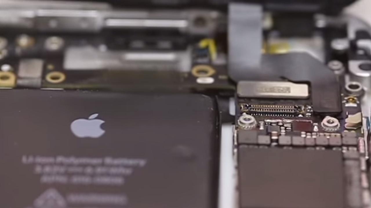 [26/08/2015] Ein Video zeigt ein iPhone 6s bei einem ersten Bootvorgang.