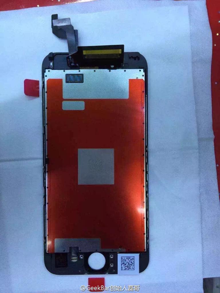 [03/08/2015] Geleakte Bilder zeigen angeblich das Force-Touch-Display des iPhone 6s. (2)