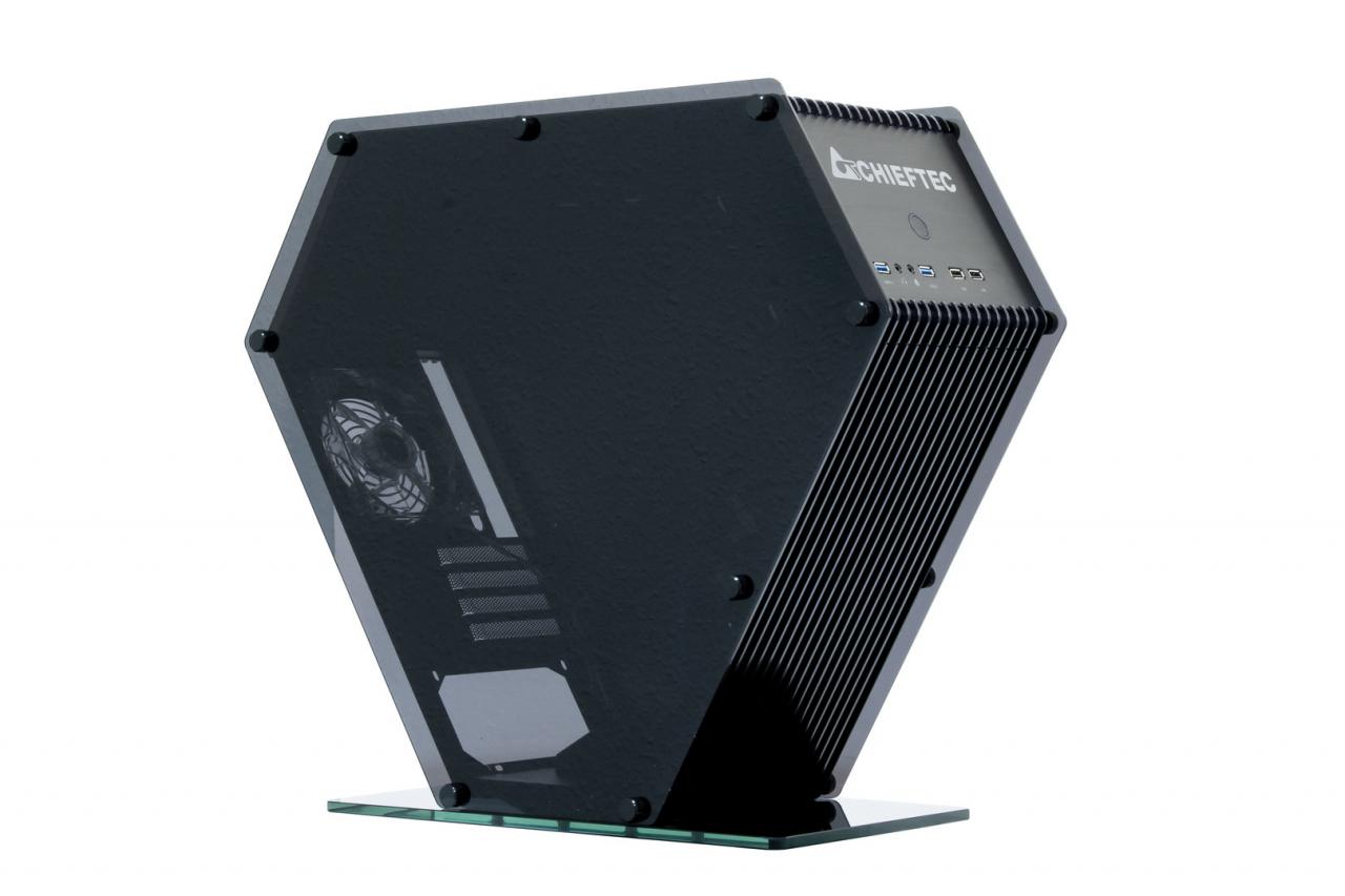 [28/09/2015] Chieftec Exquisit Design SJ-06B: Hexagon-Gehäuse für 170 Euro (6)