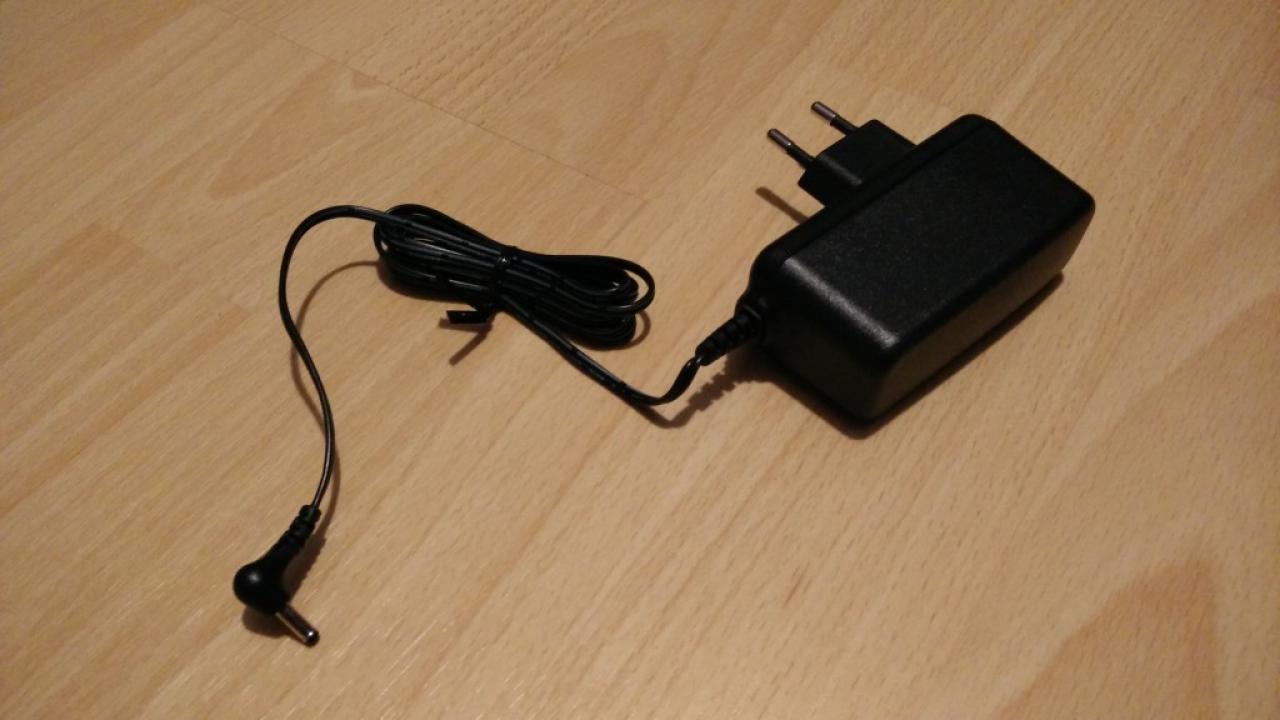 [10/09/2015] Netzkabel 1