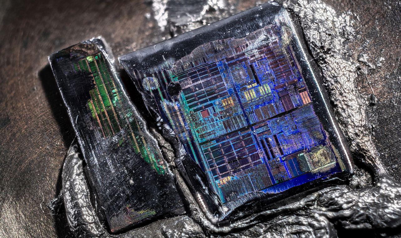 [04/09/2015] Update vom 06.09. mit Schlüsselanhängern, Dino-Chips und CPUs von Innen (5)