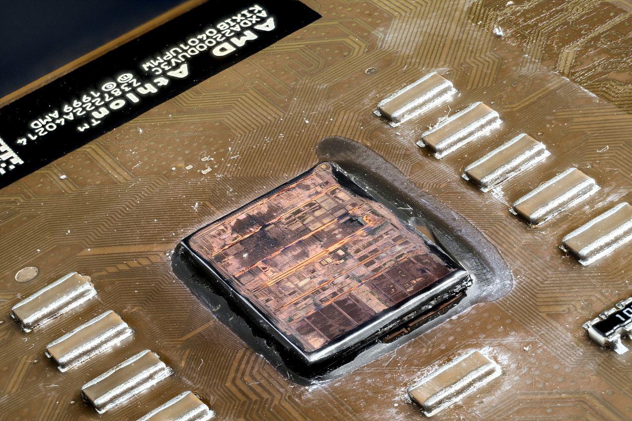 [04/09/2015] Update vom 06.09. mit Schlüsselanhängern, Dino-Chips und CPUs von Innen (17)