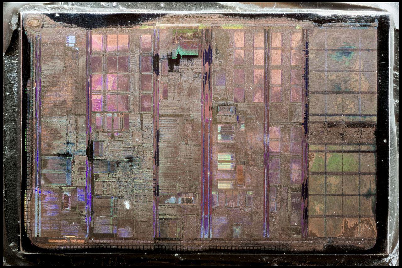 [04/09/2015] Update vom 06.09. mit Schlüsselanhängern, Dino-Chips und CPUs von Innen (20)