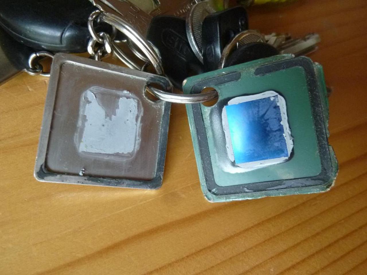 [04/09/2015] Update vom 06.09. mit Schlüsselanhängern, Dino-Chips und CPUs von Innen (27)