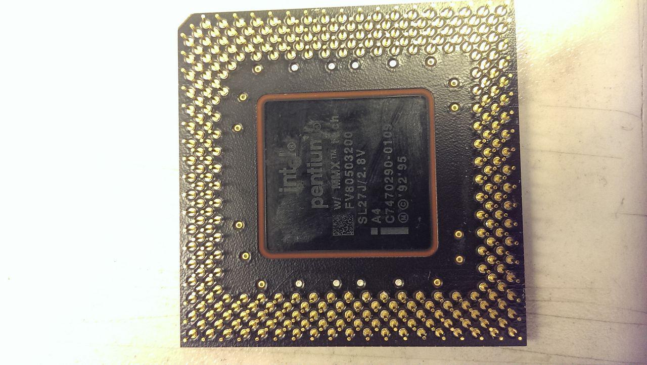 [04/09/2015] Update vom 06.09. mit Schlüsselanhängern, Dino-Chips und CPUs von Innen (36)