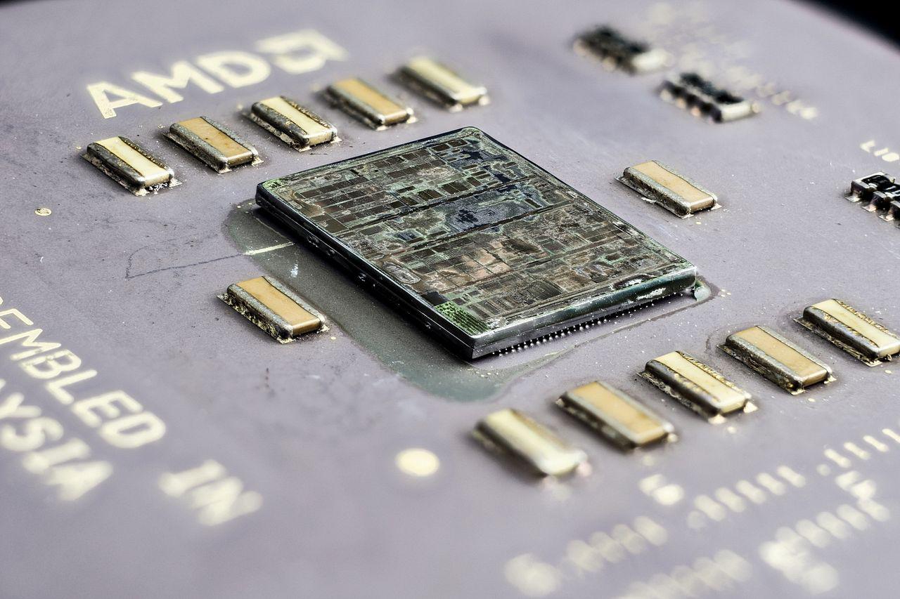 [04/09/2015] Update vom 06.09. mit Schlüsselanhängern, Dino-Chips und CPUs von Innen (38)