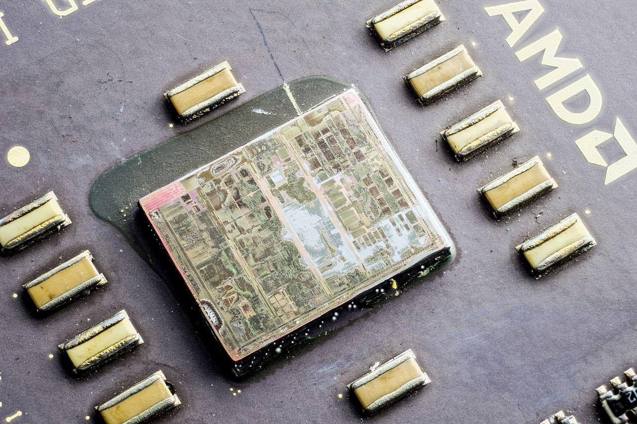 [04/09/2015] Update vom 06.09. mit Schlüsselanhängern, Dino-Chips und CPUs von Innen (39)