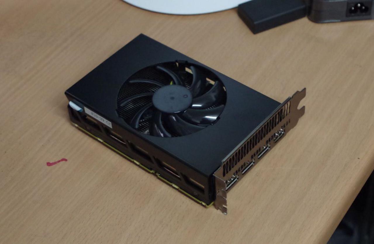 [10/09/2015] Radeon R9 Nano macht's möglich: Ein kleines Casecon-Kraftpaket entsteht (11)