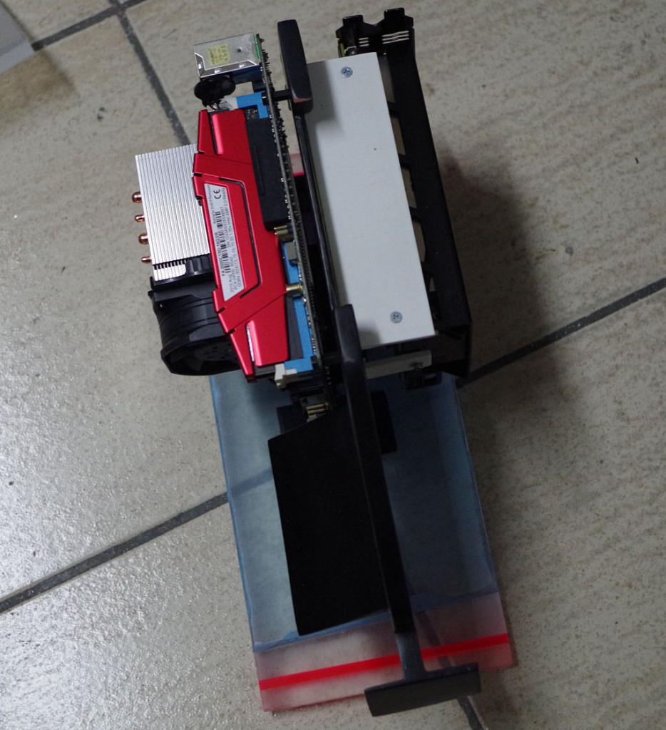 [10/09/2015] Radeon R9 Nano macht's möglich: Ein kleines Casecon-Kraftpaket entsteht (42)