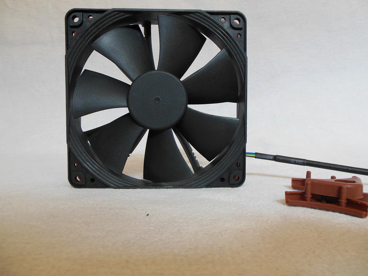 [18/09/2015] Noctua NF-F12 iPPC-2000 PWM (5)